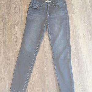 Sleek Indigo Women's Skinny Jeans